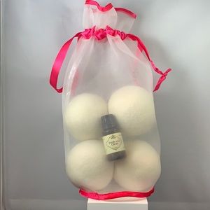 Wool Dryer Fluffs! 15ml of Fresh and Clean.